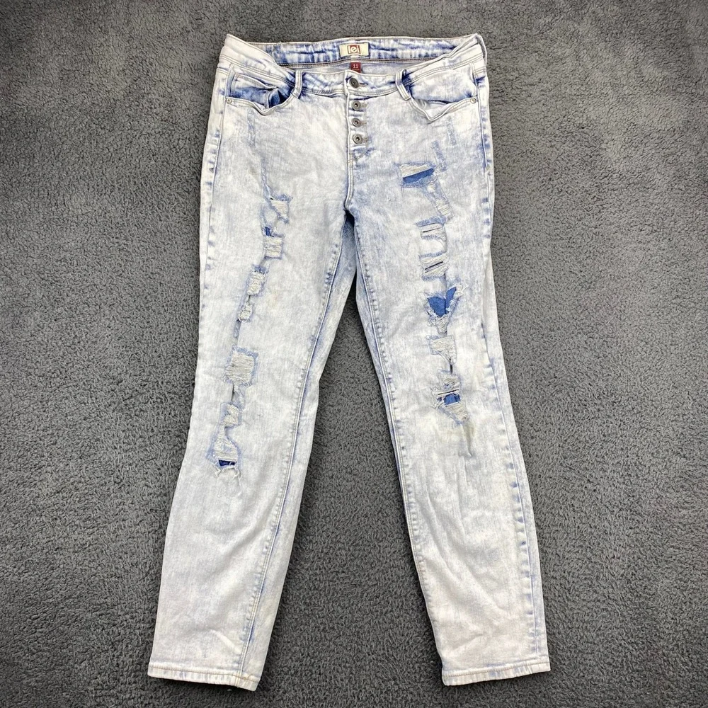 lei Juniors Size 11 Light Wash Distressed Ripped Denim Jeans Button Fly